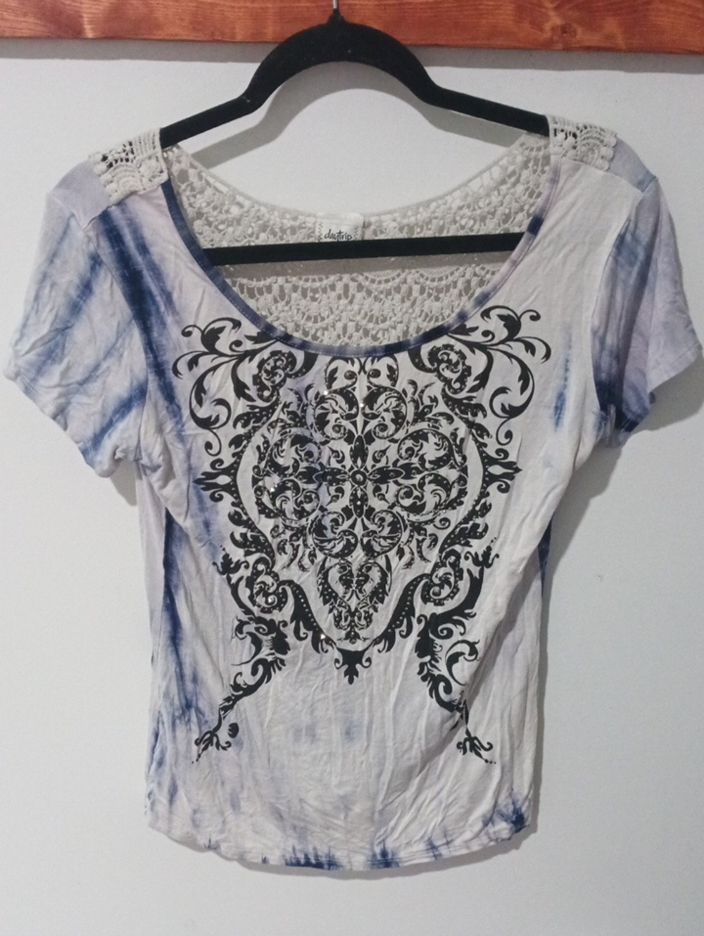 Daytrip White and Blue Tie-Dye Scoop Neck Top with Black Ornate Medallion